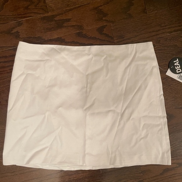 Forever 21 White Women's Skirt - Picture 1 of 3